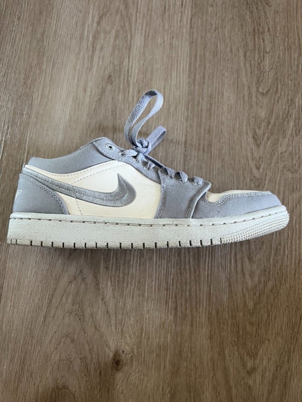 Nike Jordan One Low - Womens